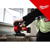 MILWAUKEE 12V AKU UBODNA PILA, u X koferu sa 1x2Ah i 1x4Ah baterijama i punjačem (M12FJS-422X - 4933500575)